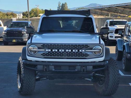 Oxford White 2023 Ford Bronco Badlands