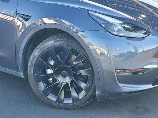 Silver Metallic 2022 Tesla Model Y Long Range