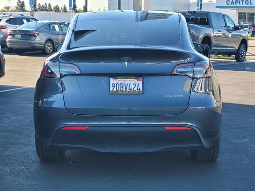 Silver Metallic 2022 Tesla Model Y Long Range