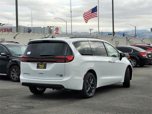 2026 Chrysler Pacifica Limited