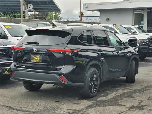 2024 Toyota Highlander LE