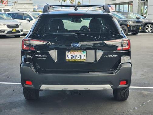 Crystal Black Silica 2023 Subaru Outback Limited