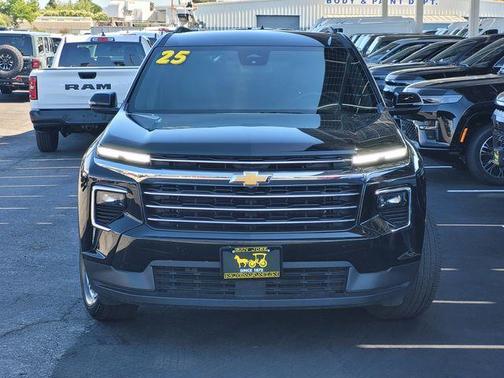 Mosaic Black Metallic 2025 Chevrolet Traverse LT
