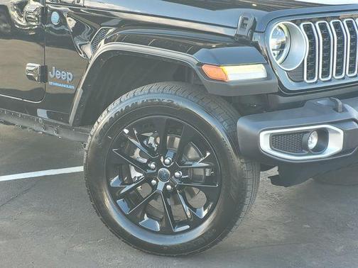 Black Clearcoat 2025 Jeep Wrangler 4xe Sahara