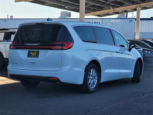 2024 Chrysler Pacifica Touring-L