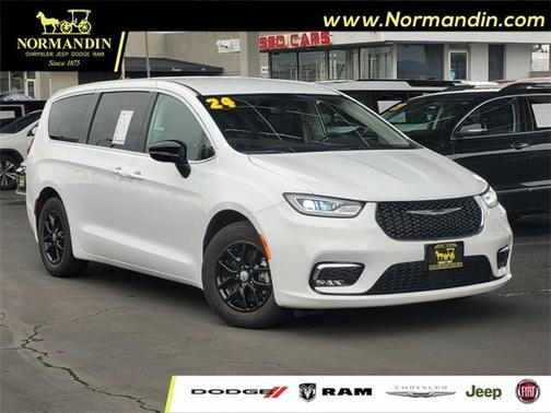 2024 Chrysler Pacifica Touring-L