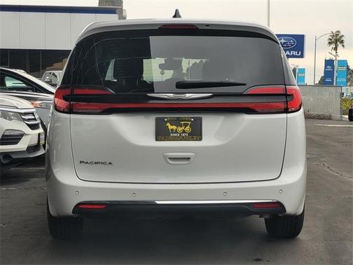 2024 Chrysler Pacifica Touring-L