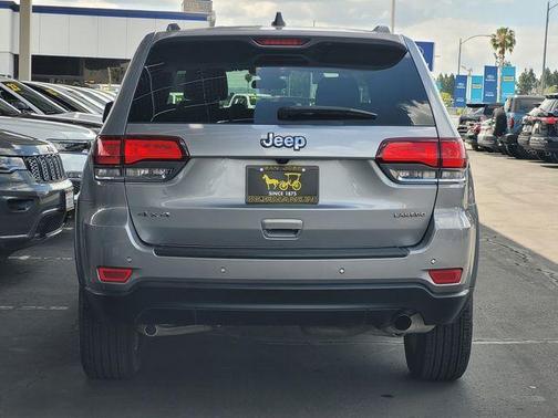 Billet Silver Metallic Clearcoat 2021 Jeep Grand Cherokee Laredo E