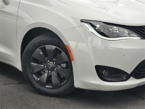2019 Chrysler Pacifica Hybrid Limited