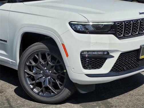 2025 Jeep Grand Cherokee Summit