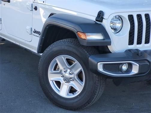 2023 Jeep Gladiator Sport