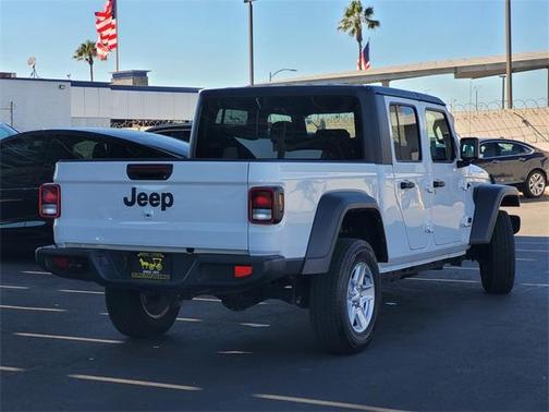 2023 Jeep Gladiator Sport