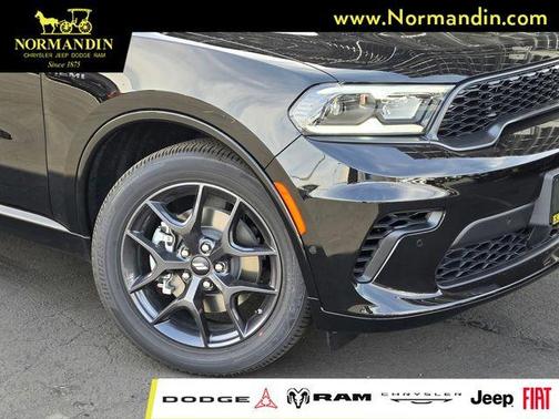 DB Black Crystal Clearcoat 2026 Dodge Durango GT Plus HEMI V8