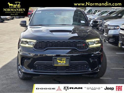 DB Black Crystal Clearcoat 2026 Dodge Durango GT Plus HEMI V8