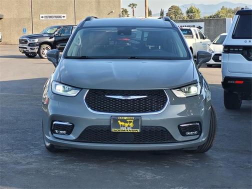 2022 Chrysler Pacifica Touring-L