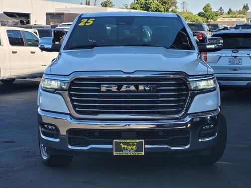 Bright White Clearcoat 2025 RAM 1500 Laramie