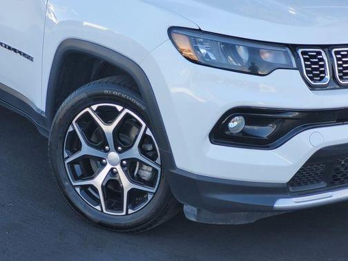 Bright White Clearcoat 2024 Jeep Compass Limited