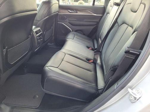 Silver Zynith 2026 Jeep Grand Cherokee Limited
