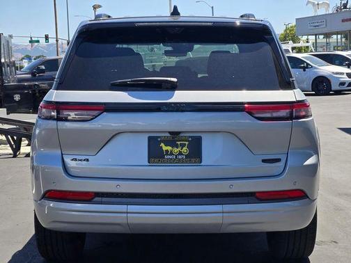 Silver Zynith 2026 Jeep Grand Cherokee Summit