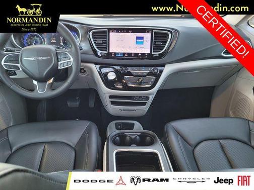 Silver Mist Clearcoat 2024 Chrysler Pacifica Touring-L