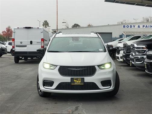 2026 Chrysler Pacifica Limited