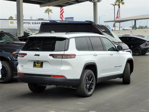 2025 Jeep Grand Cherokee L Laredo