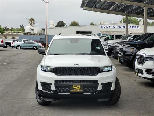 2025 Jeep Grand Cherokee L Laredo