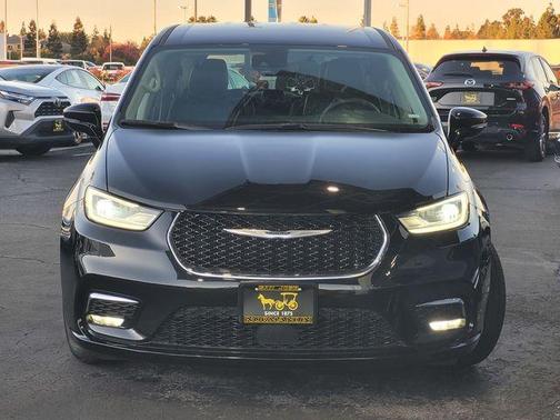 2024 Chrysler Pacifica Hybrid Select