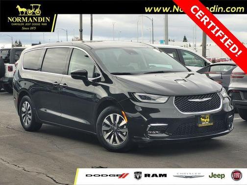 2024 Chrysler Pacifica Hybrid Select