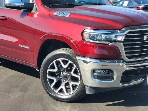 Delmonico Red Pearlcoat 2025 RAM 1500 Laramie