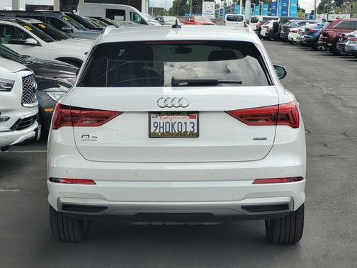 Ibis White 2023 Audi Q3 40 Premium