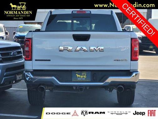 Bright White Clearcoat 2025 RAM 1500 Big Horn/Lone Star
