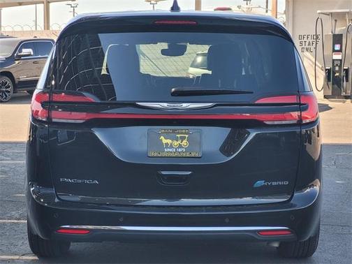 2023 Chrysler Pacifica Hybrid Touring L