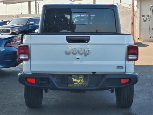 2023 Jeep Gladiator Overland