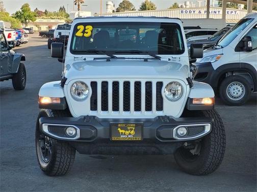 2023 Jeep Gladiator Overland