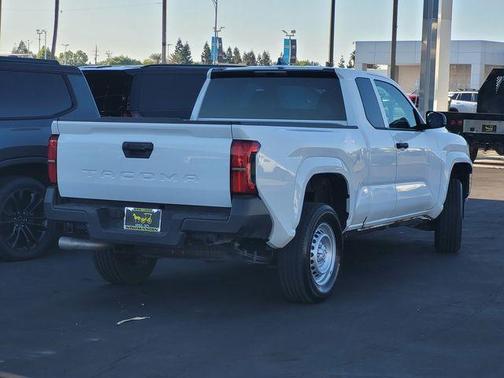 Ice 2025 Toyota Tacoma SR