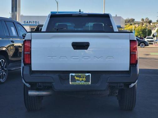 Ice 2025 Toyota Tacoma SR