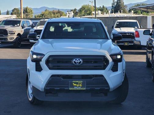 Ice 2025 Toyota Tacoma SR
