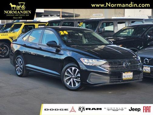 Deep Black Pearl Effect 2024 Volkswagen Jetta 1.5T S