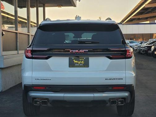 2025 GMC Acadia Elevation