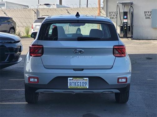 2020 Hyundai VENUE SE
