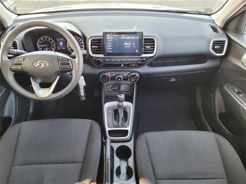 2020 Hyundai VENUE SE