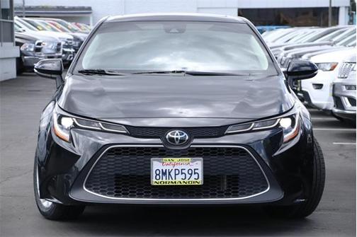 Photo 2 of 20 of 2020 Toyota Corolla XLE