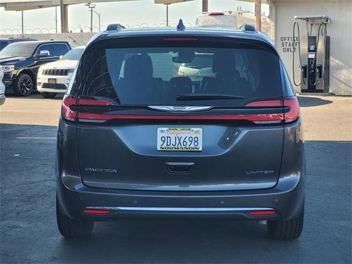 2022 Chrysler Pacifica Limited
