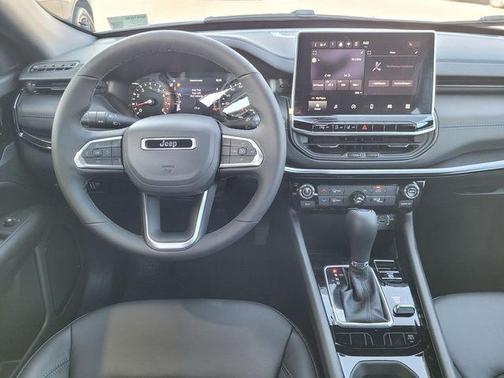 Bright White Clearcoat 2026 Jeep Compass Latitude