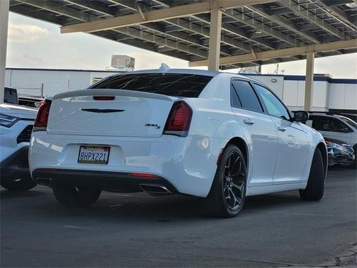 2019 Chrysler 300 S