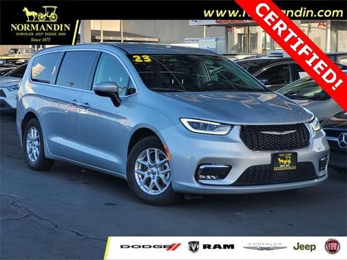 2023 Chrysler Pacifica Touring-L