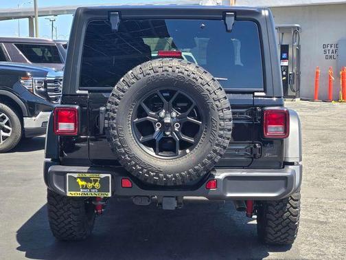 Black Clearcoat 2026 Jeep Wrangler Sport