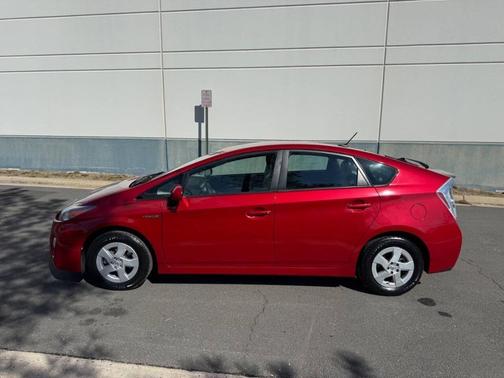 2010 Toyota Prius III