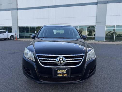 Deep Black Metallic 2011 Volkswagen Tiguan S